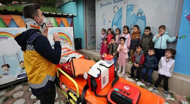 Minikler ambulans çeşitleri ve hizmetlerini öğrendi