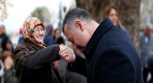 Başkan Büyükakın ”Annelerimiz dünyanın kalbidir”