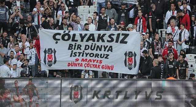 Beşiktaş-Fenerbahçe Derbisinde Anlamlı Pankart