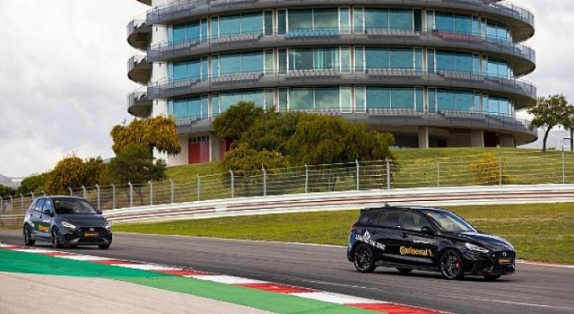 Continental SportContact 7 testlerde rakiplerini geride bırakarak şampiyon oldu