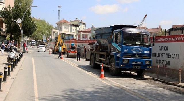 Darıca İstasyon Caddesi’nde yol onarımı