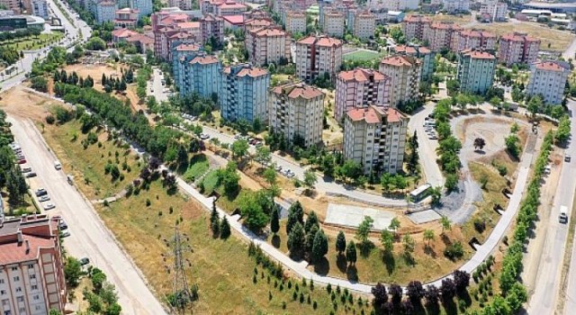 Çayırova’ya prestij katacak parkta işler hızlı ilerliyor