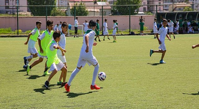 Sivas Belediyesi Yaz Spor Okulları Başladı