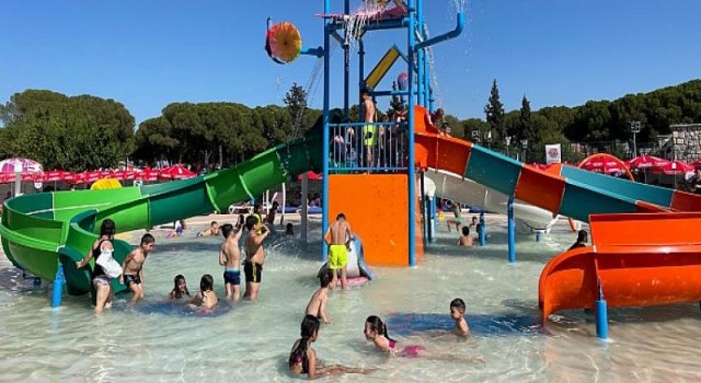 Aydınlı Çocuklar Bayram Coşkusunu Aquaparkta Yaşadı