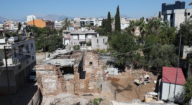 Büyükşehir, Antalya’nın tarihine sahip çıkıyor