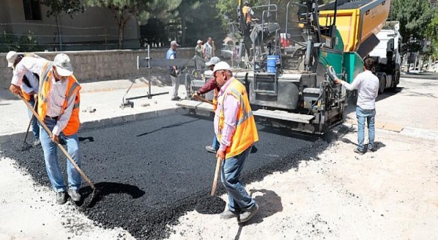 Cevher Dudayev Mahallesi ve 20 Temmuz Mahallesi’nde Sıcak Asfalt Serimi Devam Ediyor