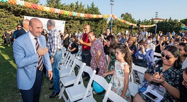 Miniklerin ilk mezuniyet heyecanına Başkan Soyer de ortak oldu