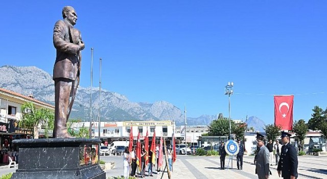 30 Ağustos Zafer Bayramı dolayısıyla Kemer’de tören düzenlendi.