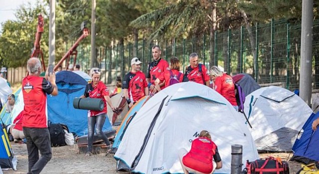 Afyon Yeşilçiftlik’te çadırlar kuruldu