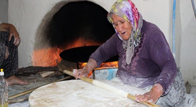 Antalya Büyükşehir’den Unu sizden yoğurması bizden