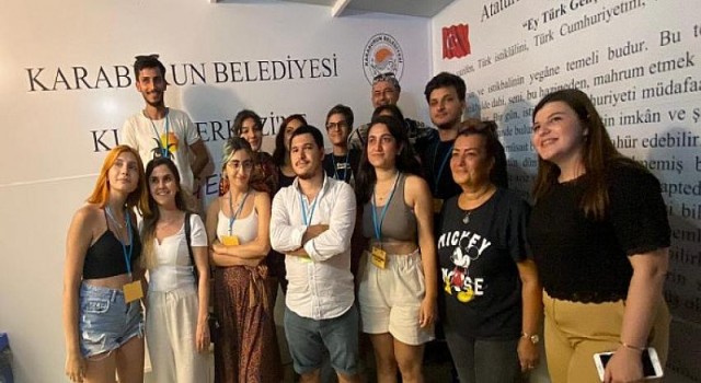 Karaburun Belediyesi üniversite adaylarının yanında