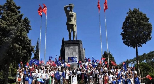 100. Yılda 100 Çağdaş Genç Atasının İzinde İzmir’de