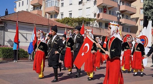 Altınova’da düşman işgalinden kurtuluşun 100. yıl coşkusu yaşandı.