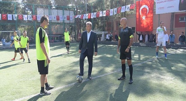 Bornova Belediyesi’nde birimler arası futbol heyecanı