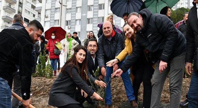 Çiğli’de 346 Kadın için Zeytin Fidanları Toprakla Buluşturuldu