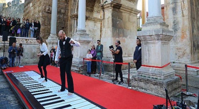 İlk kez Türkiye’ye gelen Il Grande Piano, Antalya’da müzikseverlerle buluştu