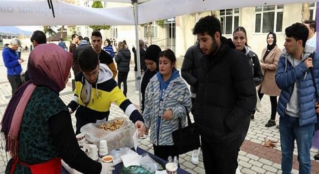 İnegöl Belediyesi’nden Öğrencilere Çorba İkramı