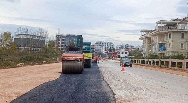 Kartepe Asiller Caddesi’nin 1. etabı asfaltlandı