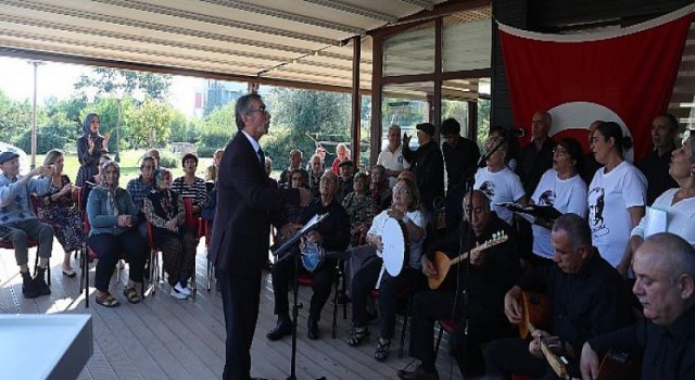 Mavi ev sakinleri ’Atatürk’ü sevdiği türküler ile andı