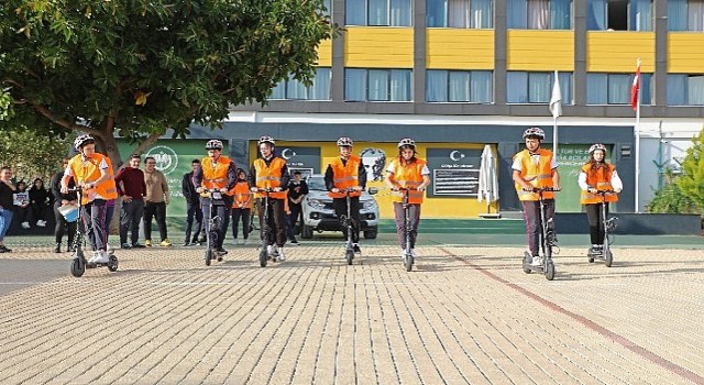 Antalya Büyükşehir &#39;Scooter Farkındalık Atölyeleri&#39; düzenliyor