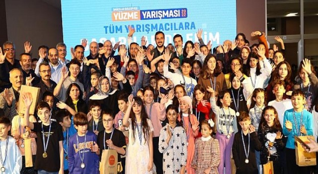 Bağcılar’da şampiyon yüzücüler yetişiyor