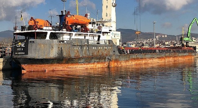 İzmit Körfezi&#39;ni kirleten gemi cezadan kurtulamadı