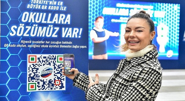 Özge Özder Türkiye&#39;nin En Büyük QR Kodu ile Okullara Hijyen Desteği İçin Çağrıda Bulundu