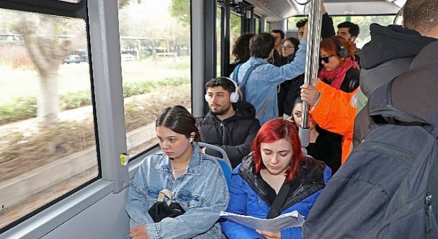 Antalya Büyükşehir&#39;den üniversite öğrencilerine ücretsiz ulaşım