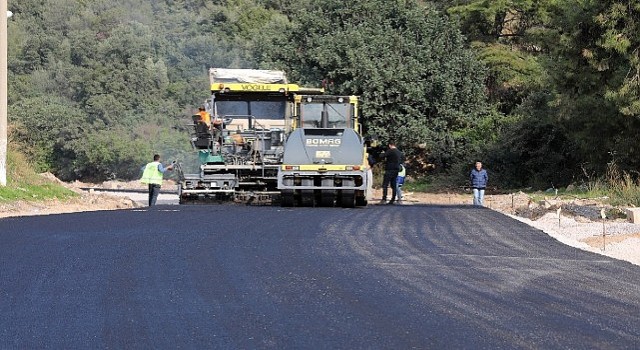 Bodrum Mümtaz Ataman Caddesinde Sıcak Asfalt Dökümü Devam Ediyor