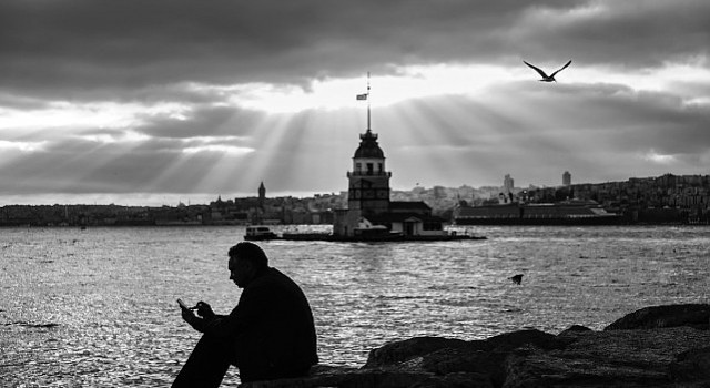 “Işıklarınızı Açın” sergisinin geliri TEGV ;li çocuklara destek olacak