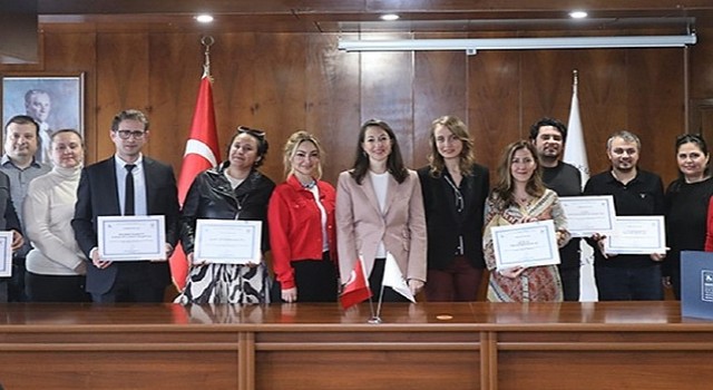 DEÜ nün Mezun Kartı Yoğun Talep Görüyor