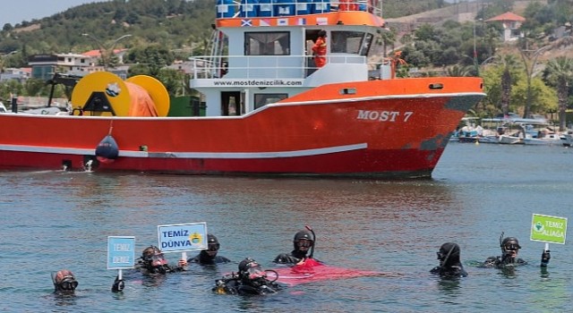 Aliağa Sahilde Deniz Temizliği Yapıldı