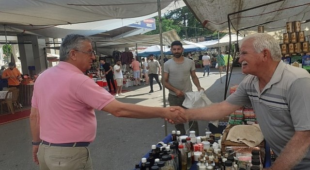 Başkan Topaloğlundan pazar esnafına ziyaret