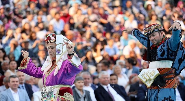 Uluslararası Bergama Kermes Festivaline muhteşem açılış