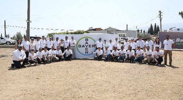 Bayer Agro Arena Etkinliği&#39;nde binden fazla üreticiyle buluştu