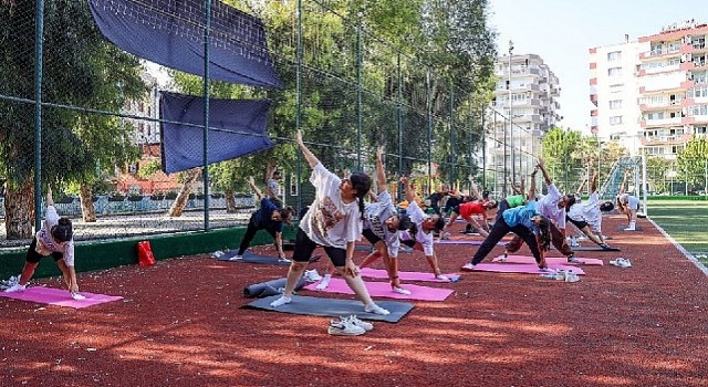 Karşıyaka&#39;da açık havada spor keyfi başladı