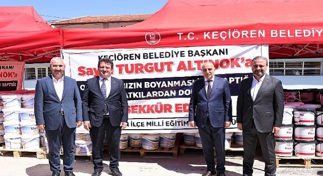 Okulların tadilatı için boyalar Keçiören Belediyesinden