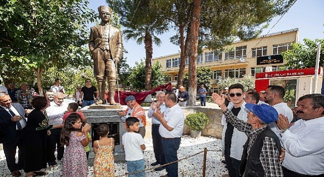 Soyer “Atatürkü yok saymaya, unutturmaya çalışanlara izin vermeyeceğiz”