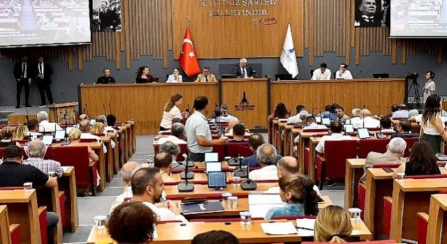 İzmir Büyükşehir Meclisinden Başkan Soyere yetki