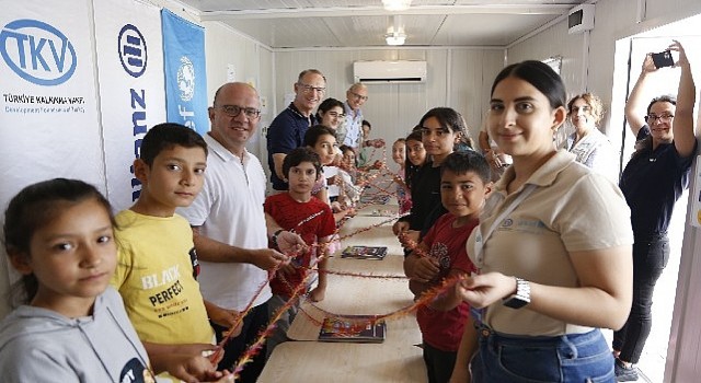 Allianz Grubu CEOsu Oliver Bäte ve Allianz Türkiye CEOsu Tolga Gürkan, UNICEF ile Birlikte Deprem Bölgesini Ziyaret Etti