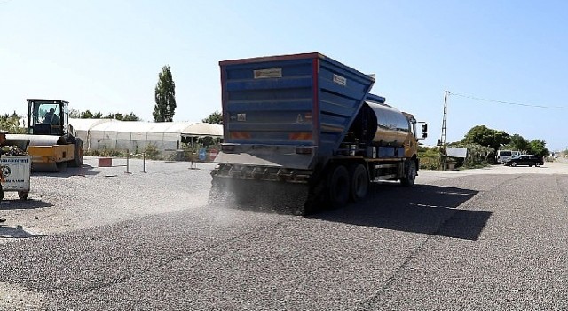 Burhaniye Belediyesi Fen İşleri Müdürlüğü Ekipleri Aralıksız Çalışmaya Devam Ediyor