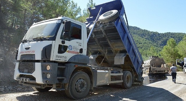 Çaltılıçukur ve Murtiçi Grup Yolunda Sathi Asfalt Çalışması