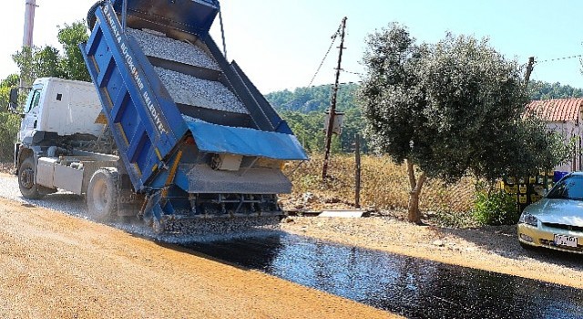 Erentepe, İncircik ve Toptaş grup yolunda asfalt çalışması