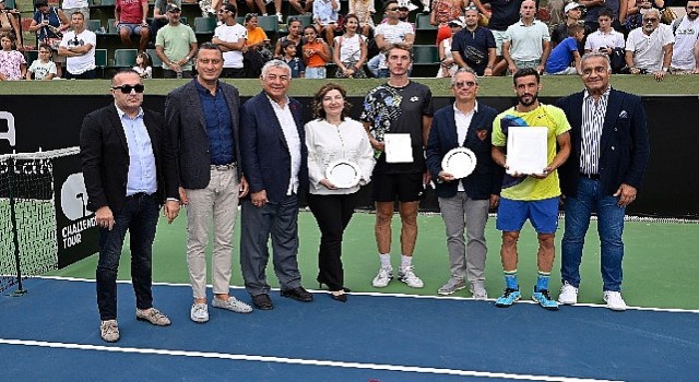 İstanbul Challenger 75. TED Open Uluslararası Tenis Turnuvasında şampiyon Damir Dzumhur