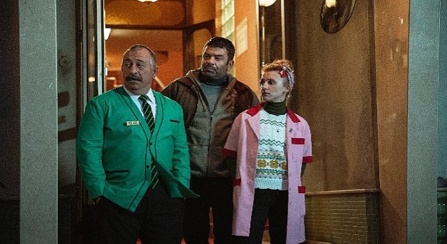 Netflix, Cem Yılmaz İmzalı Do Not Disturb için Fragmanı ve İLK Görselleri Palaştı