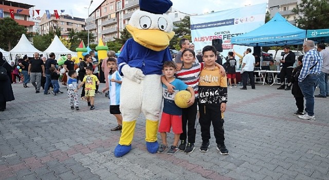 Alışveriş Festivali Şenliği Çayırovada Devam Ediyor