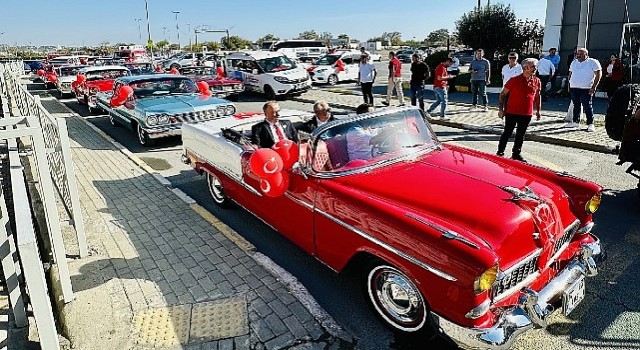 Avcılar Belediyesi, Cumhuriyetin 100. yılı için konvoy düzenledi