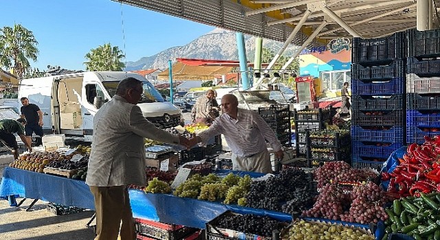 Başkan Topaloğlundan Pazar Esnafı Ziyareti