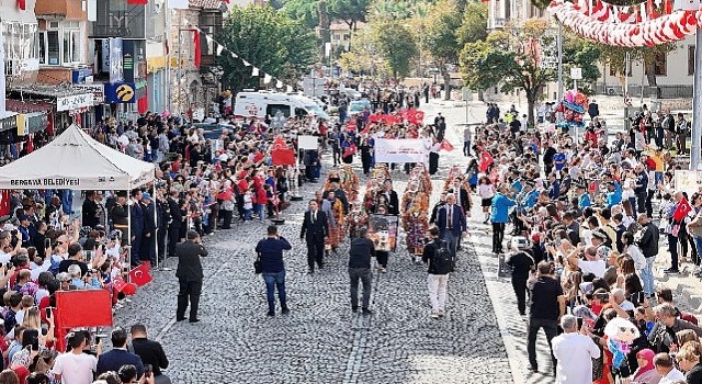 Bergama da Cumhuriyet Bayramı coşkuyla kutlandı