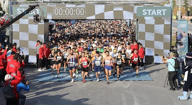 Binlerce Sporcu 2. Uluslararası Konya Yarı Maratonu;nda “İyilik” İçin Koştu